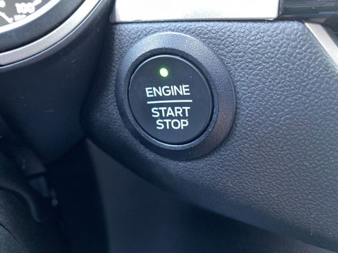Certified 2022 Ford Escape SE image 32