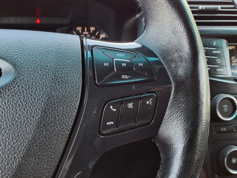 Used 2017 Ford Explorer XLT image 18