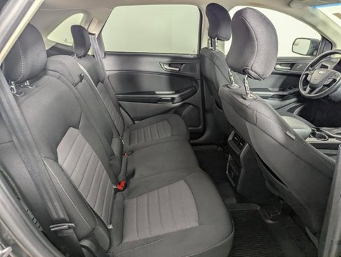 Used 2018 Ford Edge SE image 26