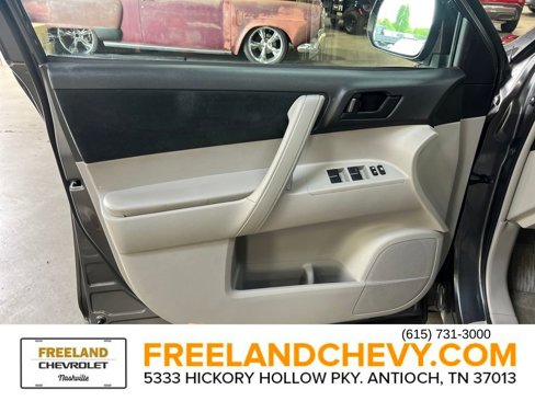 Used 2010 Toyota Highlander 2WD image 10