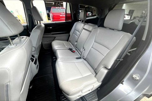 Used 2018 Honda Pilot Touring image 20