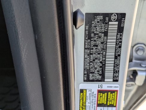Used 2018 Toyota Camry LE image 30