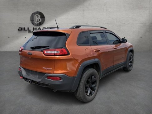 Used 2016 Jeep Cherokee Trailhawk w/ Cold Weather Group image 5
