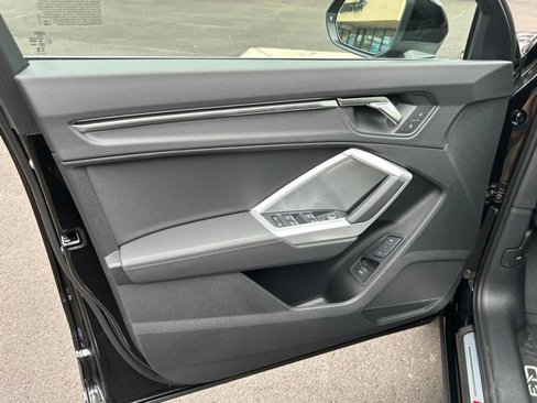 New 2025 Audi Q3 2.0T Premium image 9