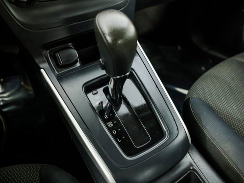 Used 2016 Nissan Sentra S image 27