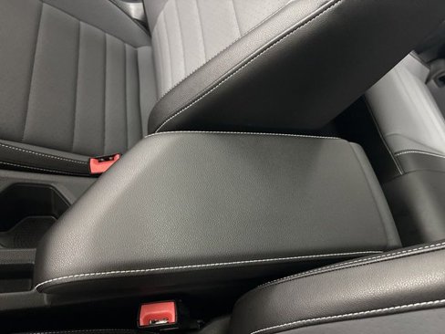 Used 2025 Volkswagen Jetta SE image 43