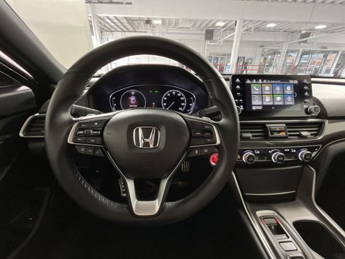 Used 2018 Honda Accord Sport image 16