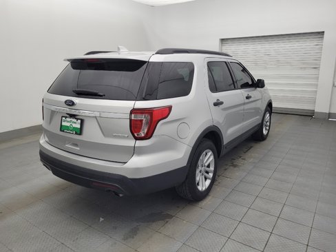 Used 2017 Ford Explorer FWD image 9