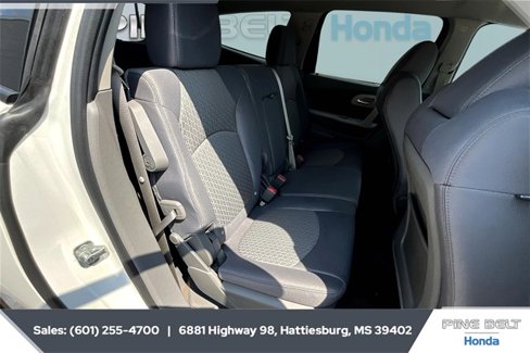 Used 2011 Chevrolet Traverse LS image 19