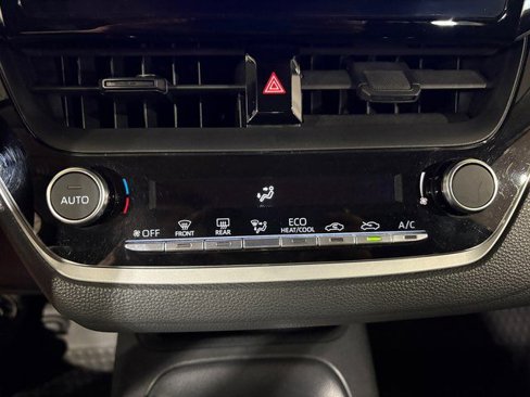 Used 2023 Toyota Corolla LE image 23