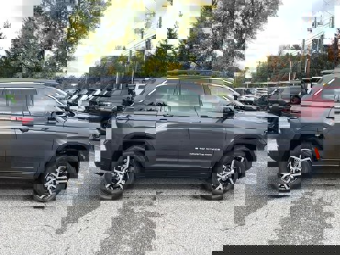 New 2025 Jeep Grand Cherokee Limited image 4
