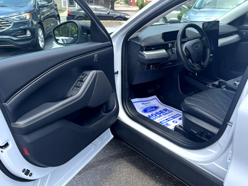 Used 2023 Ford Mustang Mach-E Select image 14
