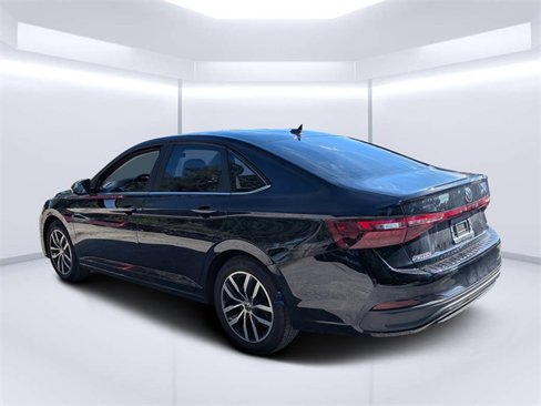 Used 2025 Volkswagen Jetta SE image 5