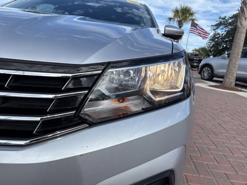 Used 2018 Volkswagen Passat 2.0T SE image 6