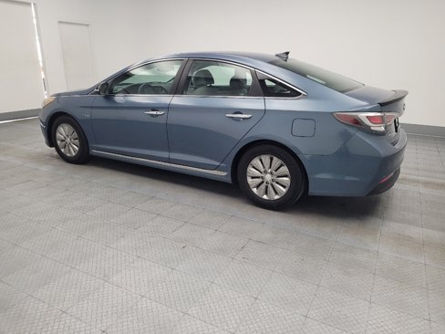 Used 2016 Hyundai Sonata SE image 3