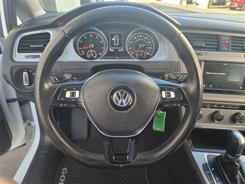 Used 2017 Volkswagen Golf S image 26