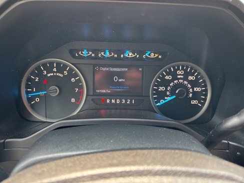 Used 2015 Ford F150 XLT w/ Equipment Group 301A Mid image 17