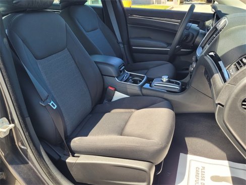 Used 2023 Chrysler 300 Touring w/ Sport Appearance Package image 17
