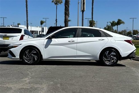 Used 2025 Hyundai Elantra Sport image 7