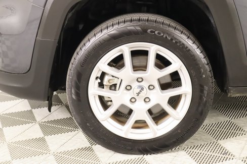 Used 2023 Jeep Renegade Latitude image 18