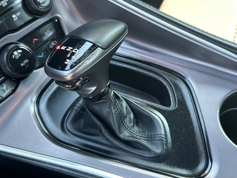 Used 2019 Dodge Challenger SXT image 29