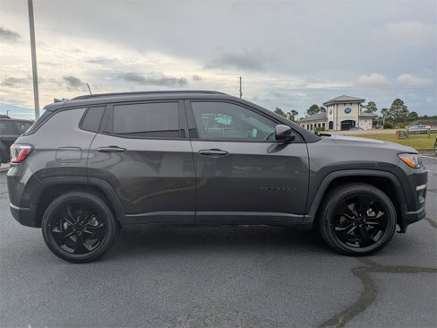 Used 2021 Jeep Compass Latitude image 3