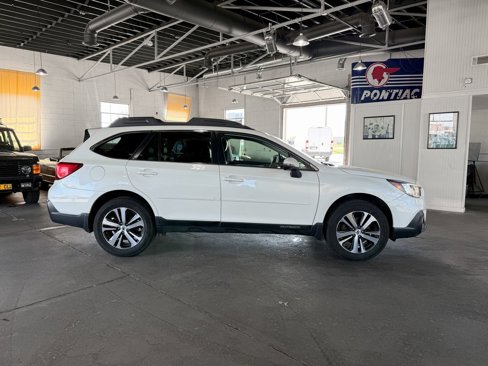 Used 2018 Subaru Outback 2.5i Limited image 4