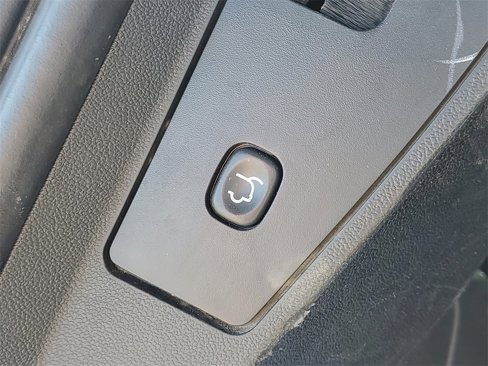 Used 2013 Dodge Grand Caravan R/T w/ Driver Convenience Group image 9
