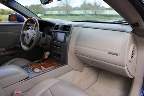 Used 2005 Cadillac XLR image 26