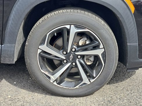 Used 2021 Chevrolet TrailBlazer RS w/ Sun and Liftgate Package image 9