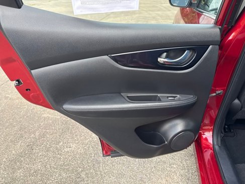 Certified 2020 Nissan Rogue Sport SV image 28