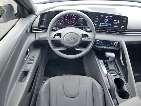 Used 2023 Hyundai Elantra SEL w/ Cargo Package image 25