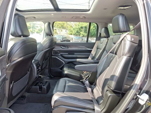 Certified 2022 Jeep Grand Cherokee L Limited image 10