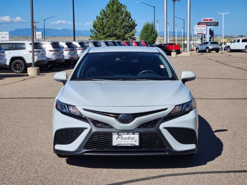 Used 2022 Toyota Camry SE image 6