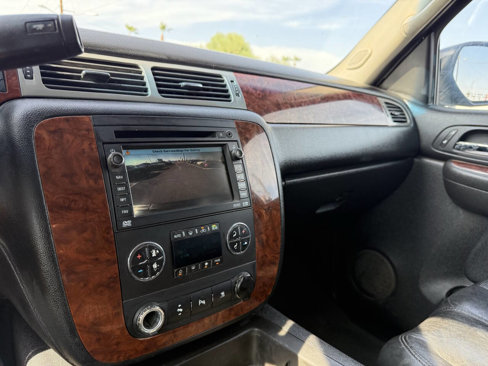 Used 2009 Chevrolet Suburban 2500 LT image 20