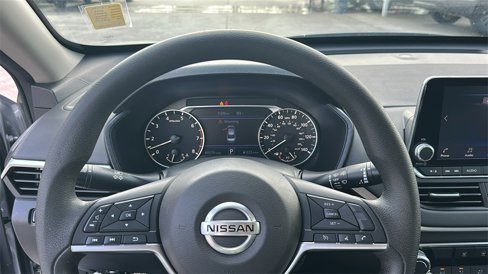 Used 2022 Nissan Altima 2.5 SV image 18