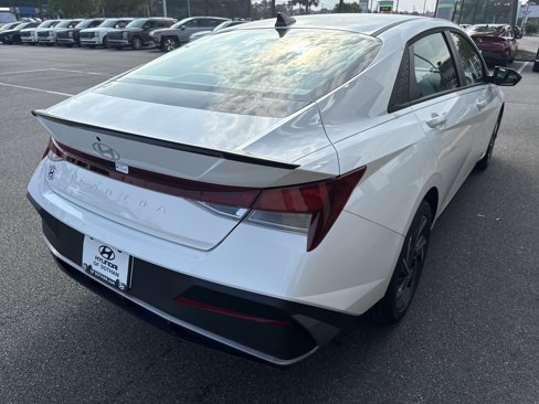 New 2025 Hyundai Elantra Sport image 4