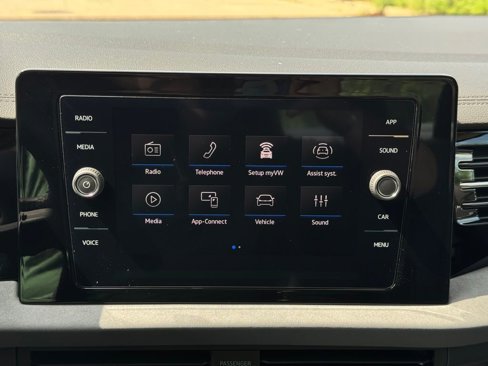 Used 2025 Volkswagen Jetta SE image 26