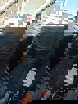 Used 2018 Ford Focus SE image 3