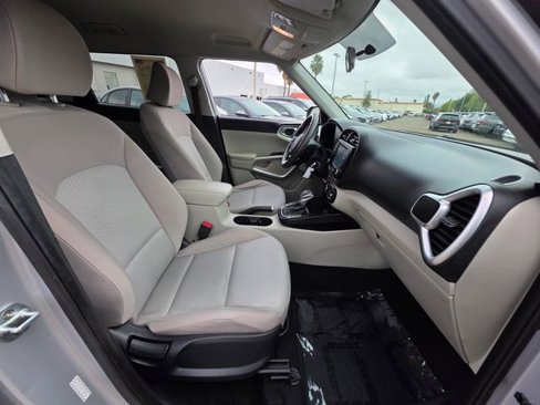 Used 2020 Kia Soul LX image 10