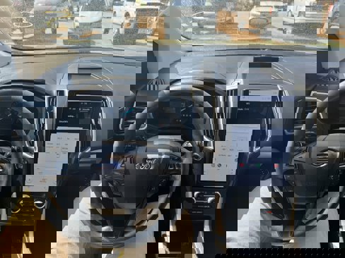 Used 2024 Ford Edge SE image 16