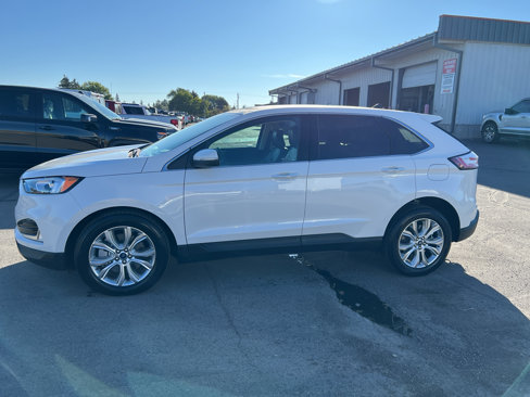 Used 2022 Ford Edge Titanium w/ Class II Trailer Tow Package image 2