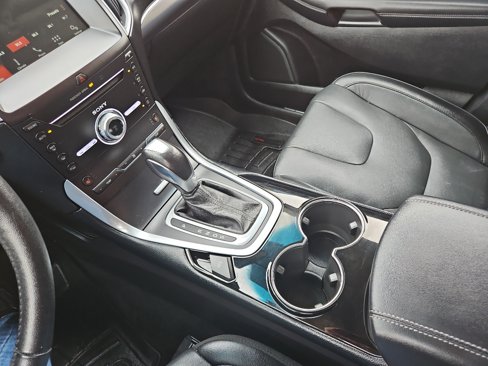 Used 2018 Ford Edge Titanium image 31