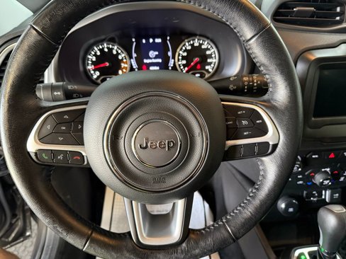 Used 2020 Jeep Renegade Latitude w/ Cold Weather Group image 20