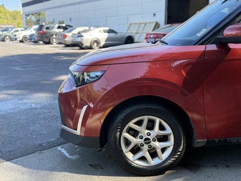 Used 2023 Kia Soul LX w/ LX Technology Package image 5