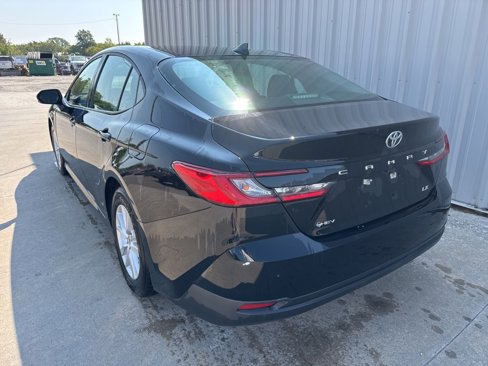 Used 2025 Toyota Camry LE image 5