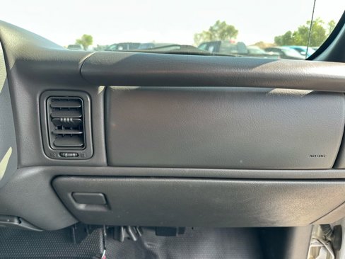 Used 2004 GMC Sierra 2500 SLE w/ Heavy-Duty Power Package image 19