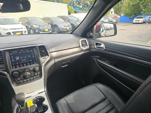 Used 2018 Jeep Grand Cherokee Limited image 23