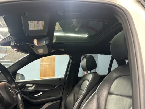 Used 2018 Mercedes-Benz GLC 300 4MATIC image 11