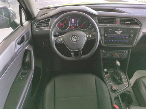 Used 2019 Volkswagen Tiguan SE w/ Panoramic Sunroof Package image 16